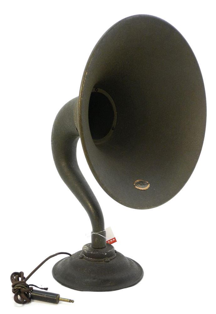 Vintage Atwater Kent Speaker, 21 3/4" high. (1 of 2)