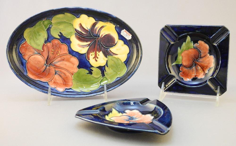 3 Pieces of Moorcroft Hibiscus: Oval Dish (9 1/8"W) & 2 Ashtrays.: 3 Pieces of Moorcroft Hibiscus: Oval Dish (9 1/8"W) & 2 Ashtrays.