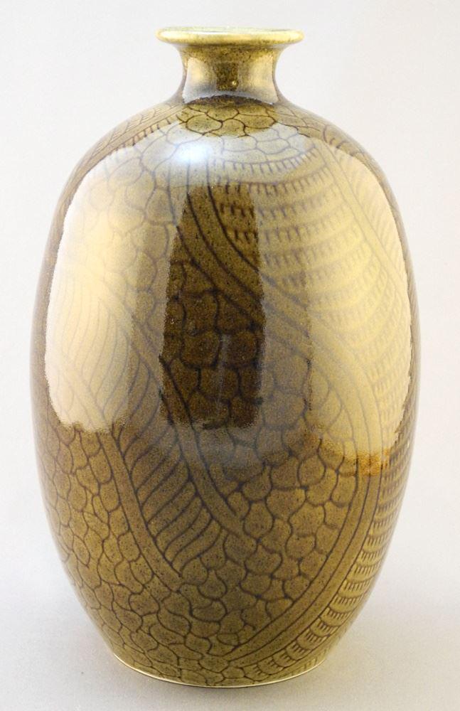 La Cruz Vase, 10 1/2" high. (1 of 2)