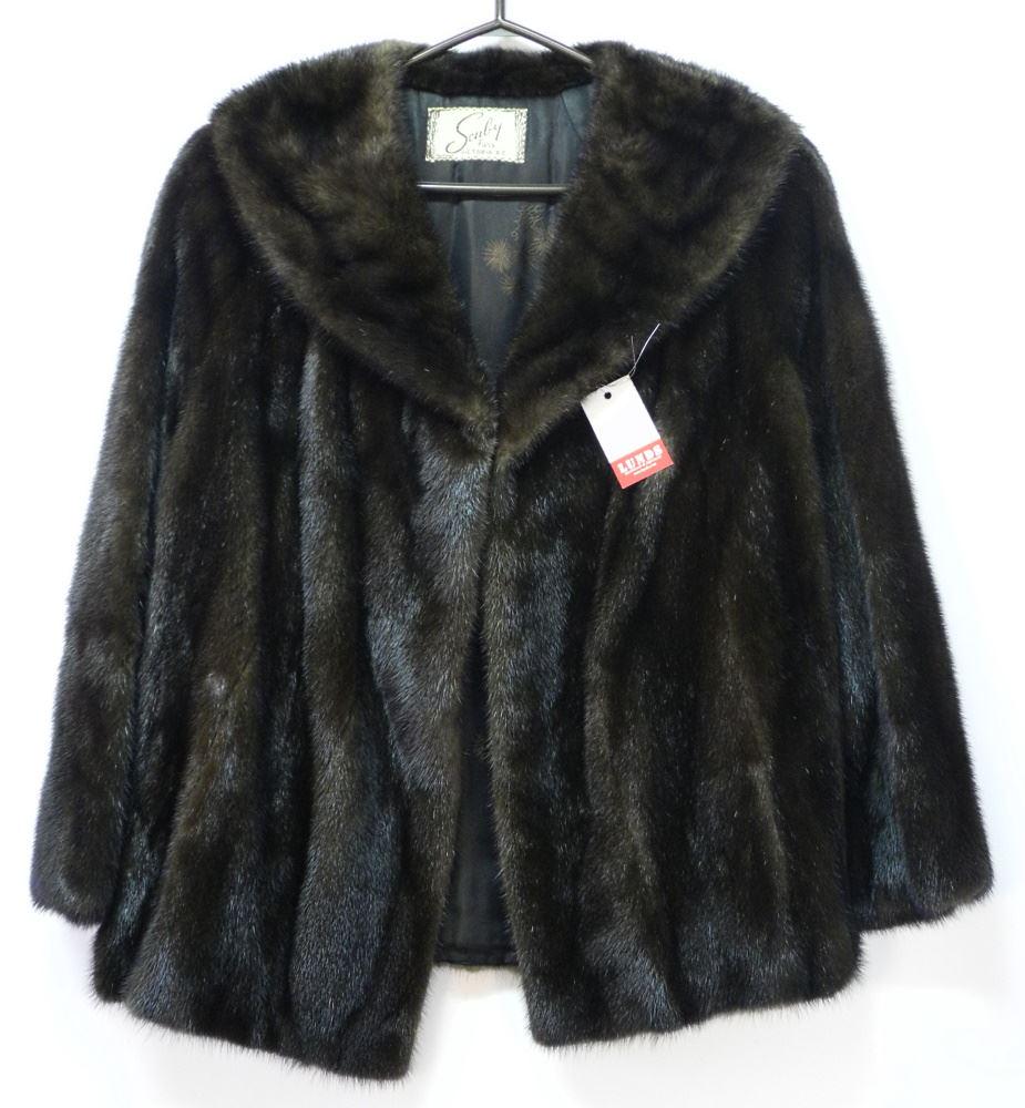 Scuby Furs Chestnut Mink Short Jacket, Size M. (1 of 4)