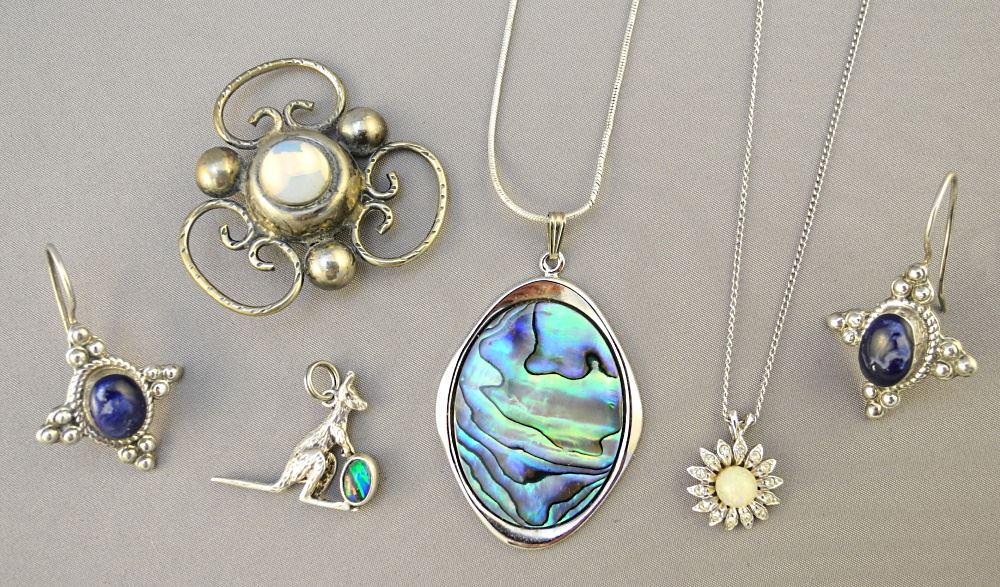 Vintage Collection of Opal, Opaline, Sterling Silver Jewellery. -: Vintage Collection of Opal, Opaline, Sterling Silver Jewellery. -