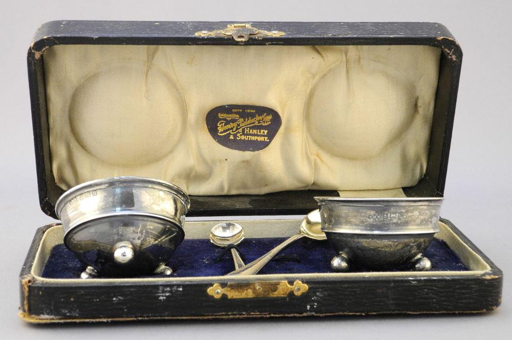 2 Hallmarked Silver Cased Spoon & Cellar Sets, 1 Cellar Spoon Replaced /Enamel Noted, TW:85 Grams (1 of 4)