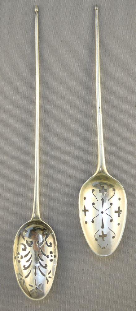 Pair of Silver Mote Spoons, London Circa 1815, 5 3/8" & 6 3/4", 17.22Gr (1 of 6)