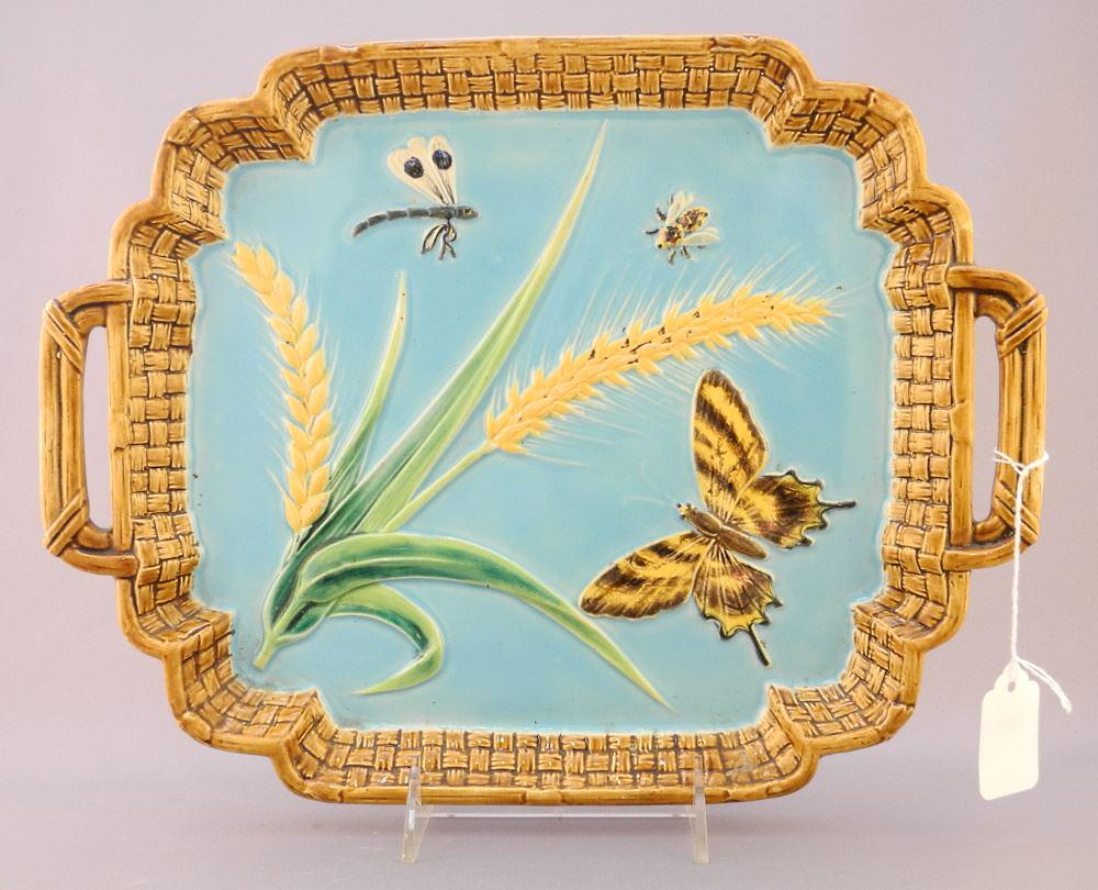 George Jones Majolica Dish, Dated 1875, Chip Noted, 13" Wide. (1 of 5)