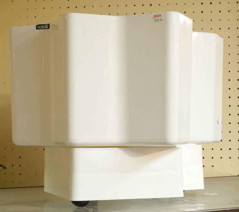 Programma Vastill Modello Prisma Planter Design: Gianni Celada, 18 1/2" Wide. (1 of 2)