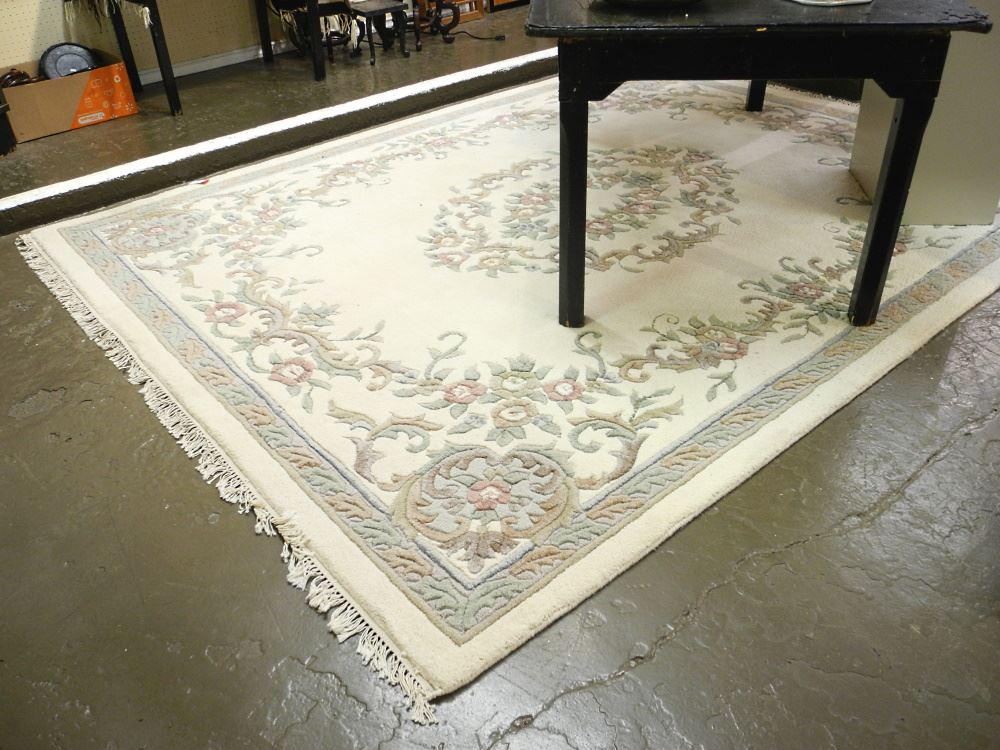 4 British India Carpets: 9'9" x 7'5"/ Round Carpet/ 2 Runners (1 of 4)