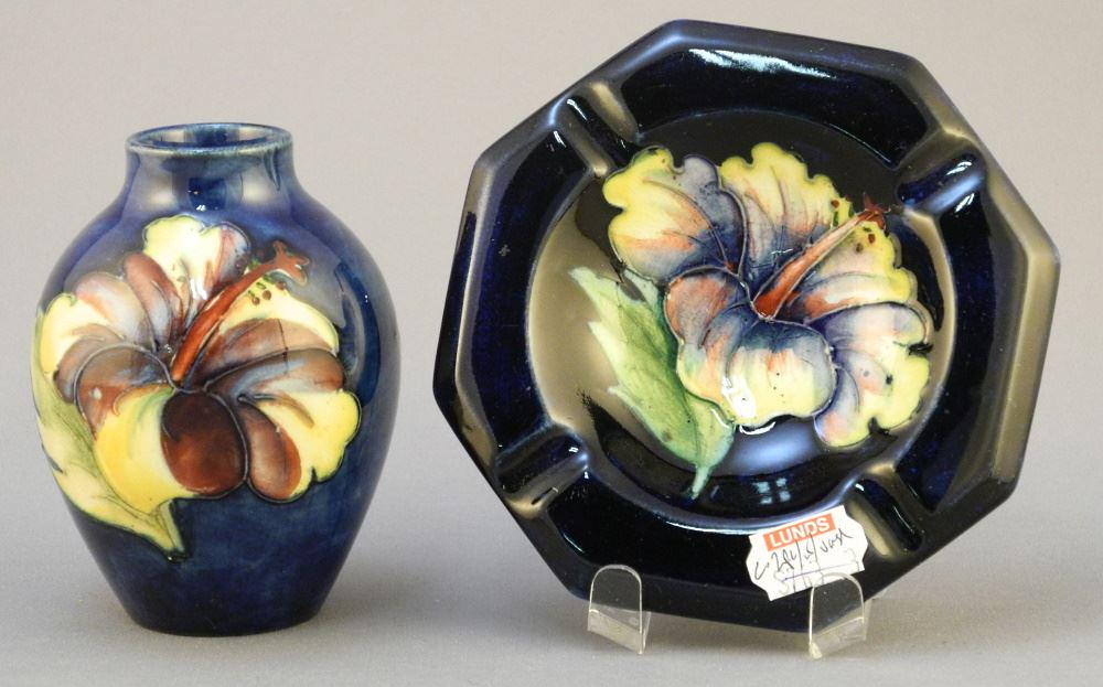 2 Pieces of Moorcroft Hibiscus Pottery: Vase (3 1/2") & an Ashtray. (1 of 2)