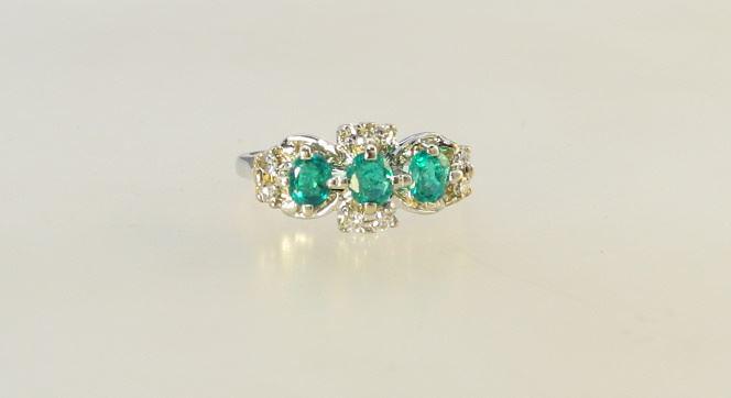 18K (Marked) White Gold, Natural Emerald & Diamond Ring, Size 3 1/4, TW:3.6 Grams. (1 of 3)
