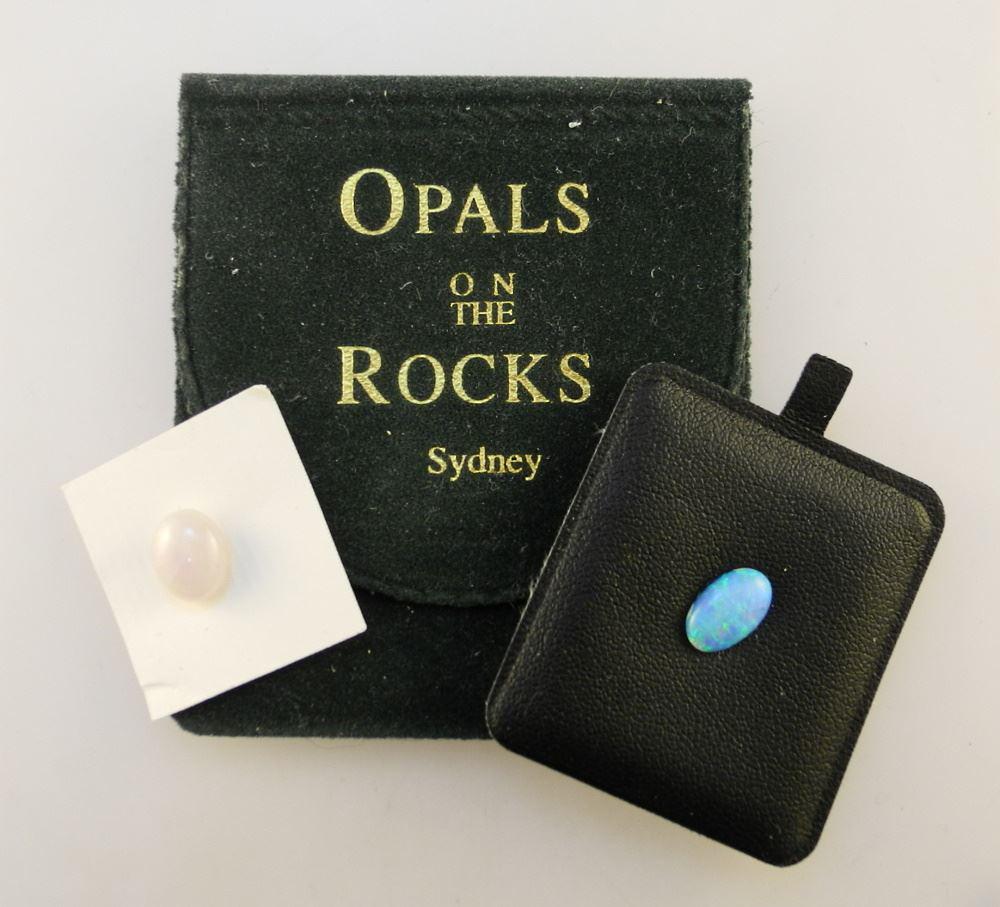 2 Loose Australian Opals.: 2 Loose Australian Opals.