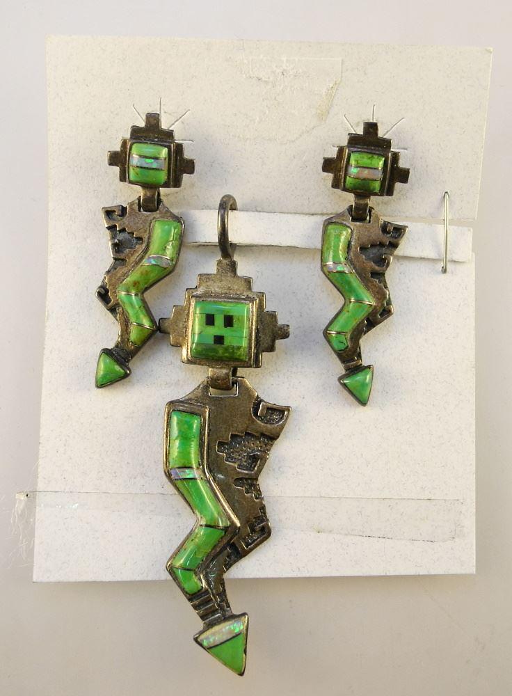 Sante Fe Mojave Green Turquoise/ Black Onyx & Sterling Silver Pendant & Earrings. (1 of 1)