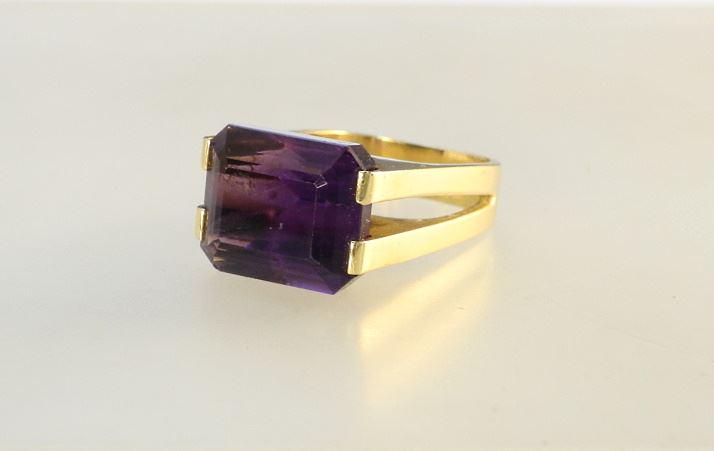 13K Yellow Gold (Tested) Modernist Amethyst (16.73Ct) Cocktail Ring, Size 5 3/4. (1 of 4)