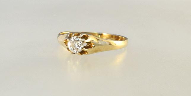 14K (Marked) Yellow Gold & Diamond Ring, Size 8, TW:1.72 Grams. (1 of 1)