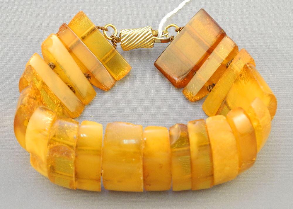 Amber Beaded Bracelet, 9 1/2" Length. (1 of 2)