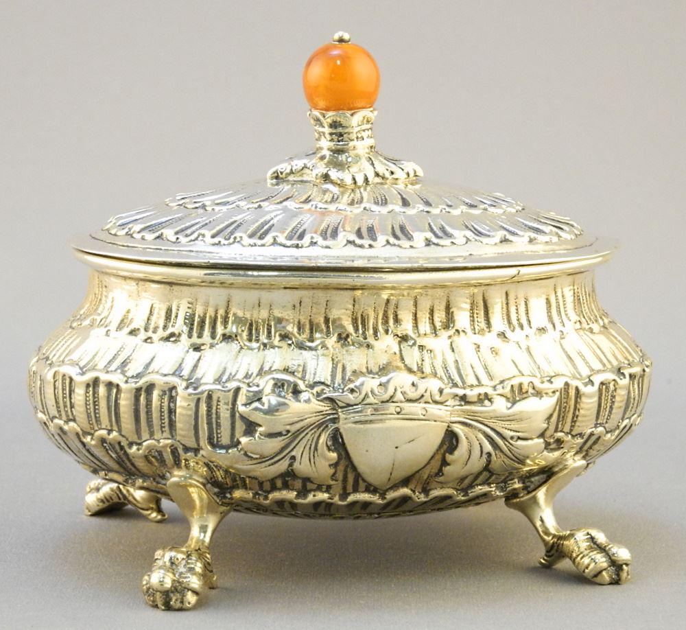 Continental Silver Covered Oval Box on Claw Feet, 4" Wide, 206 Grams. (1 of 8)