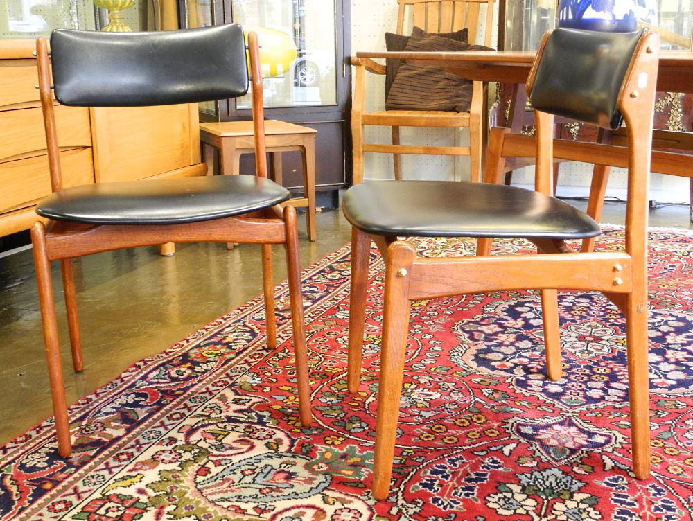 Pair of Teak Side Chairs, Refinished Restoration Noted 30"H.: Pair of Teak Side Chairs, Refinished Restoration Noted 30"H.