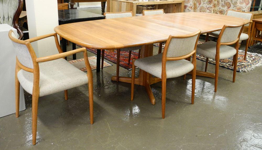 Danish Modern Teak Dining Room Table & 6 Chairs (1 of 7)