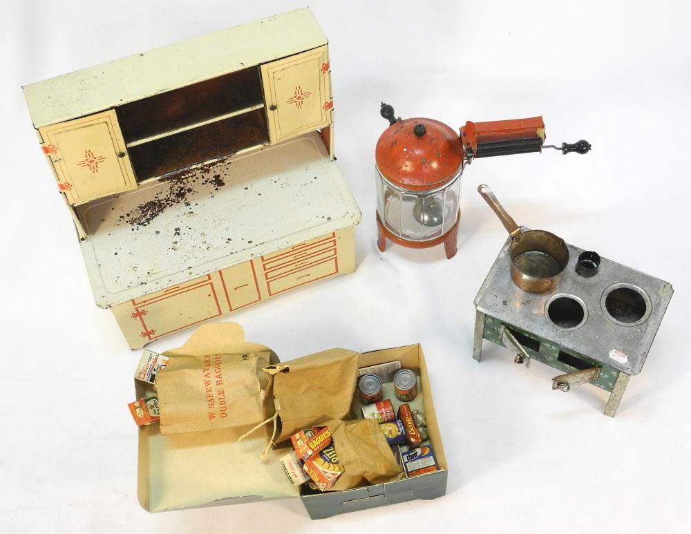 Children's Toy Kitchen Set. (1 of 4)