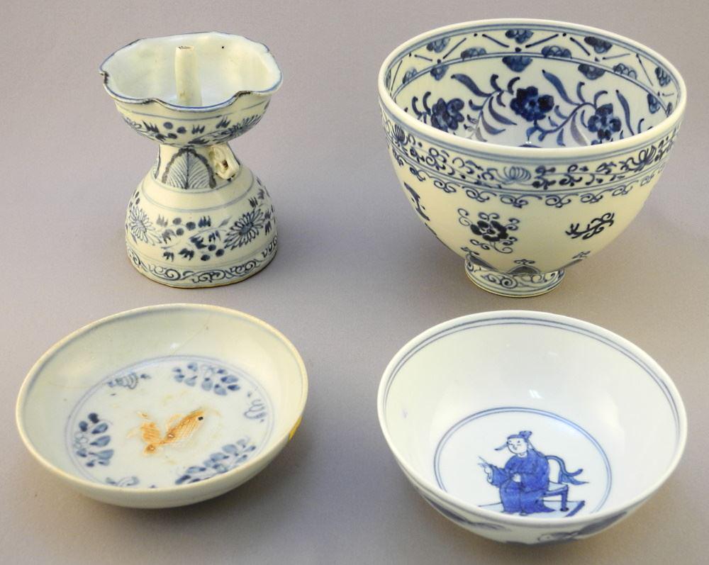 4 Pieces of Ming-Style Blue & White Porcelain, Largest 4 1/2" 5 7/8" Diameter. (1 of 5)