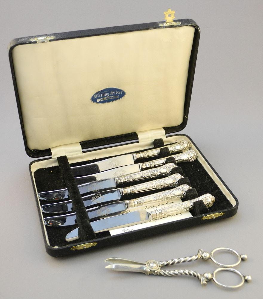 Cased Set of 6 Sterling Silver Fruit Knives & Plated Grape Shears: Cased Set of 6 Sterling Silver Fruit Knives & Plated Grape Shears