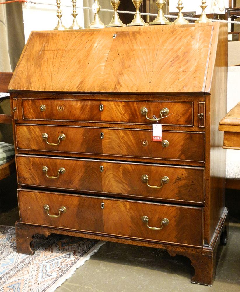 Georgian Mahogany Bureau.: Georgian Mahogany Bureau.