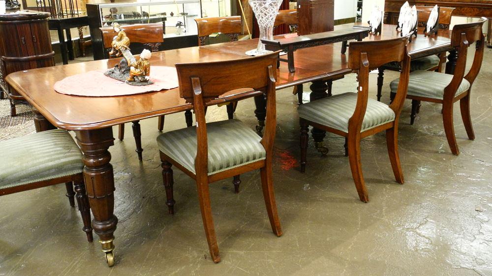 Victorian Mahogany Dining Table with 4 Leaves in Storage Case (1 of 6)
