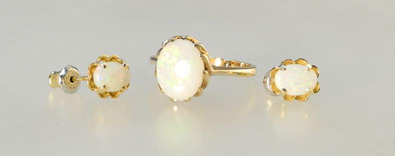 10K (Marked) Yellow Gold & Opal with Pair of Unmarked Opal Earrings, Size 5 5/8 TW 3.57gr with Box. (1 of 4)