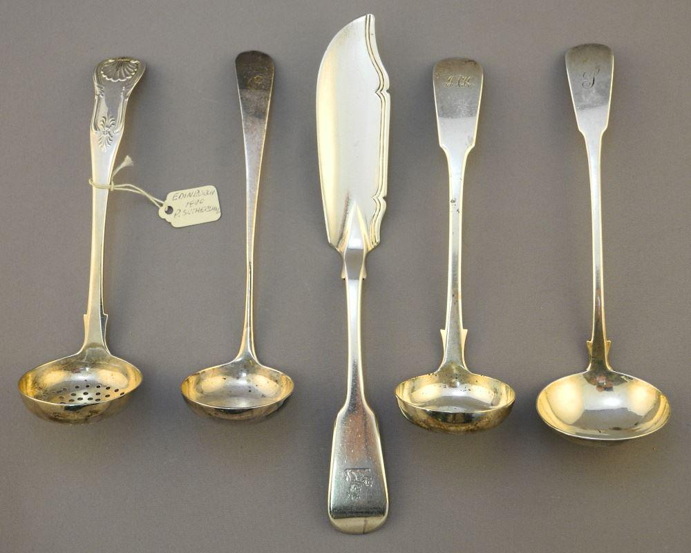 5 Georgian & Victorian Silver Wares: Fish Lifter, Straining Spoon, Sauce Ladles, 184 Grams. (1 of 4)