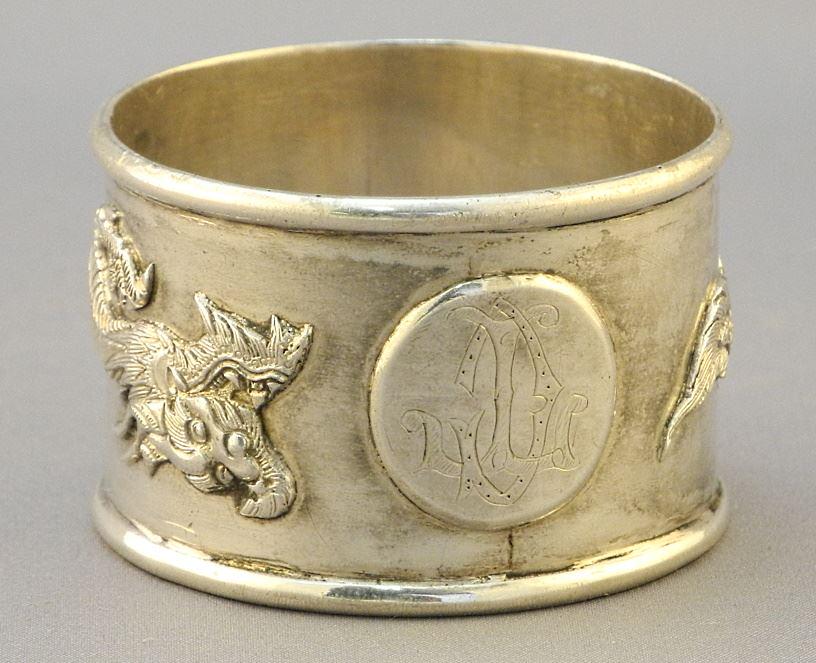 Chinese Export Silver Napkin Ring Marked WH (Wing Hing), 1 1/8" x 2 3/4"D, 38 Grams. (1 of 4)