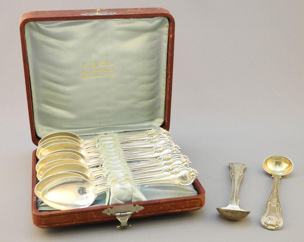 Cased Set of Sterling Silver Teaspoons (233)grams) And A Pair of Cellar Spoons. (1 of 5)