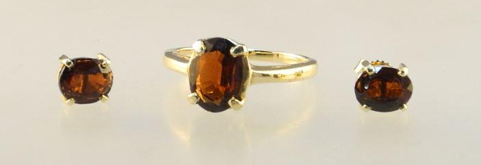 14K (Marked) Yellow Gold & Garnet Ring with Pair of Unmarked Earrings, 3.3gr. (1 of 4)