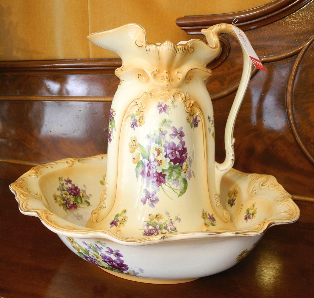 B&K English Pottery Pitcher & Basin Set, "Black Beauty" - discoloured. (1 of 5)