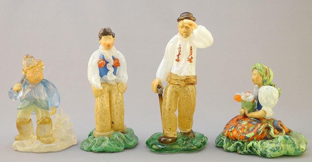 4 Vintage 1940's Czech/Bohemian Art Glass Figurines with original stickers.: 4 Vintage 1940's Czech/Bohemian Art Glass Figurines with original stickers.
