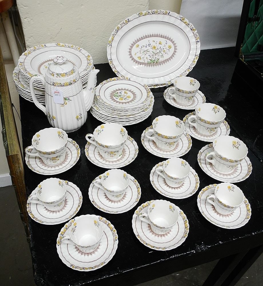 Copeland Spode Buttercup Luncheon Service. (1 of 2)