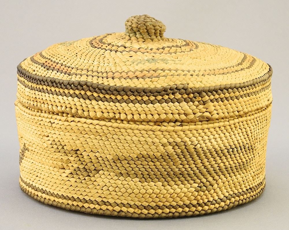 Nuu-Chah-Nulth Covered Basket, 5 1/4" diameter, "Whaling". (1 of 7)