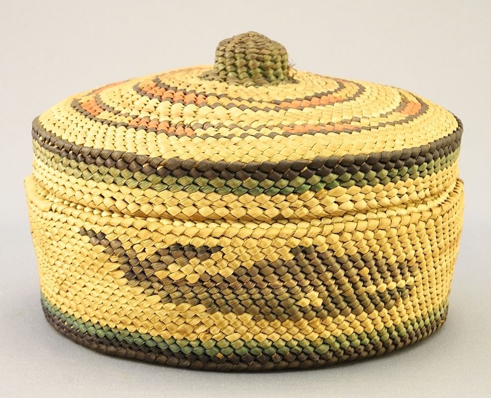 Nuuh-Chah-Nulth covered Basket, 4 1/4" diameter, "Whaling". (1 of 8)