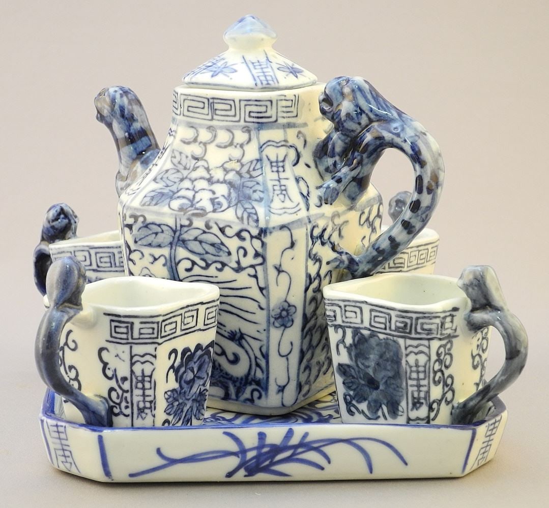 Chinese Blue and White Porcelain 6pc Tea Set, Qianlong Mark. (1 of 4)