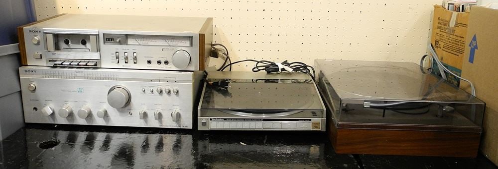 4 Stereo Components: Sony / Technics / AR. (1 of 3)