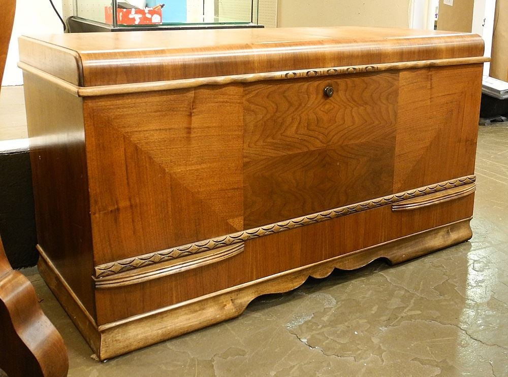 Honderich Waterfall Walnut Cedar Lined Chest. (1 of 2)