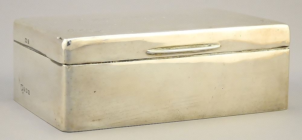 Hallmarked Silver Cigarette Box, Engraved 23 March 1928, 465 grams. (1 of 6)