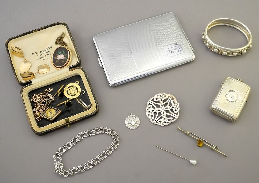 Hallmarked Silver Vesta Case (33gms) with Other Sterling Silver & Silver & Gold Plated Items. (1 of 3)