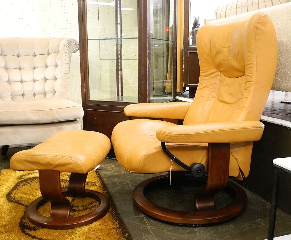 Ekornes Stressless Armchair and Ottoman.: Ekornes Stressless Armchair and Ottoman.