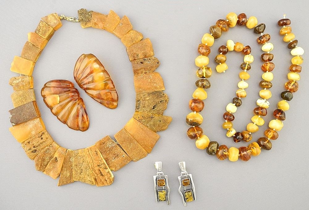 Collection of Amber Jewelry: Tablet Necklace/ Pebble Necklace (no clasp) 2 Pair Earrings (1 missing (1 of 2)