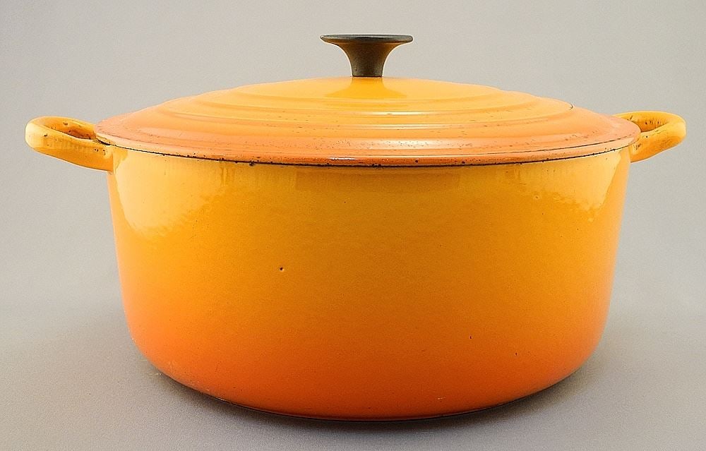 Used Le Creuset "E" Round Dutch Oven 25cm, Flame Oval Au Gratin Dish, #28 Flame. (1 of 6)