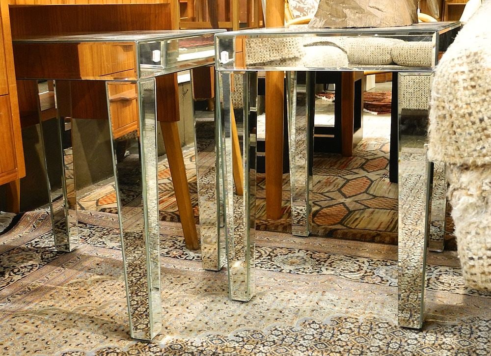 Pair of Mirrored End Tables. (1 of 2)