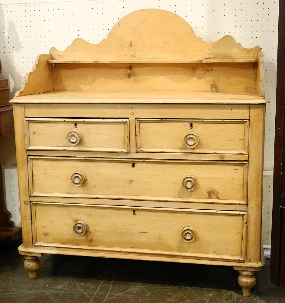 Canadiana Pine Four Drawer Chest. (1 of 3)