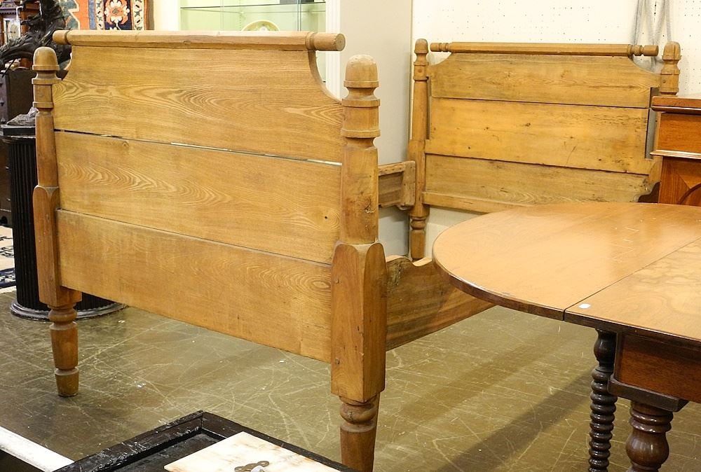 19th Century Canadian Ash & Pine Bedstead.: 19th Century Canadian Ash & Pine Bedstead.