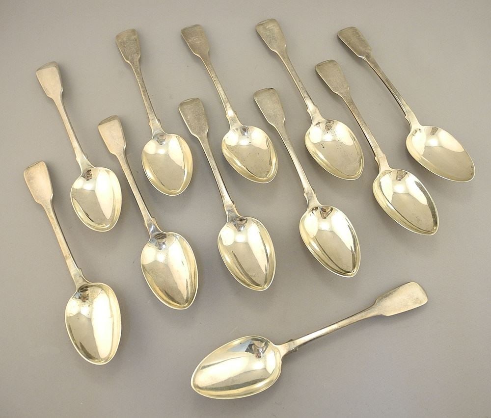 11 Hallmarked Silver Table Spoons: William Chawner / London / 1823, 8 3/4"L, 805 Grams. (1 of 7)