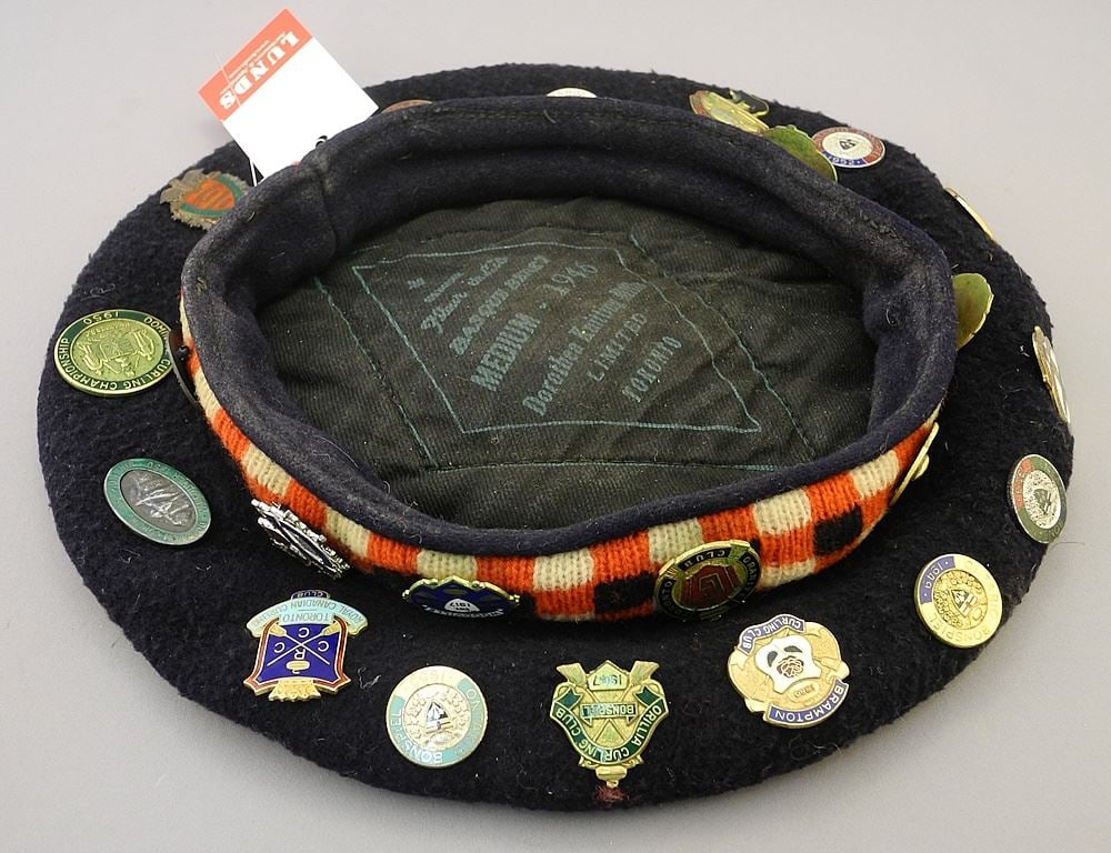 Curling Interest: Fleur de Lis Basque Beret, Size Medium 1946. (1 of 3)