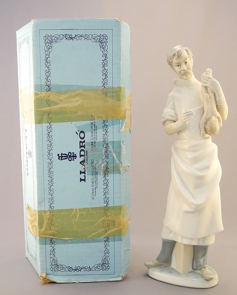 2 Lladro Porcelain Figures: Quijote Erguido with Original Box and Obstetrician.: 2 Lladro Porcelain Figures: Quijote Erguido with Original Box and Obstetrician.