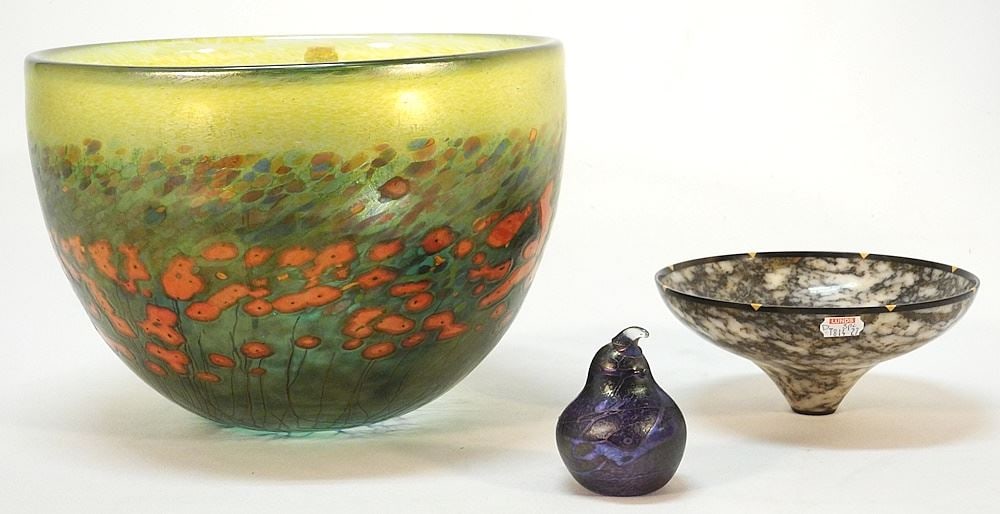 Robert Held Art Glass "Red Poppies" Bowl, 8"H, with Glass Dish & Bird.: Robert Held Art Glass "Red Poppies" Bowl, 8"H, with Glass Dish & Bird.